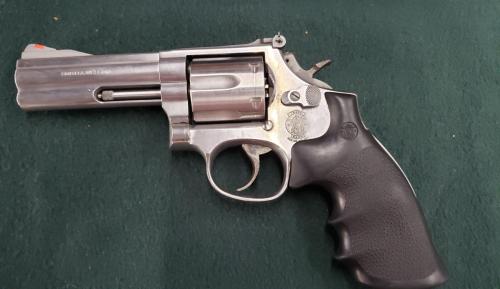 Smith&Wesson 686 calibre .357 Magnum 6 tiros